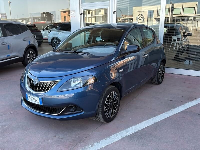 concessionaria lancia ypsilon 1.0 firefly 70cv hybrid platino
